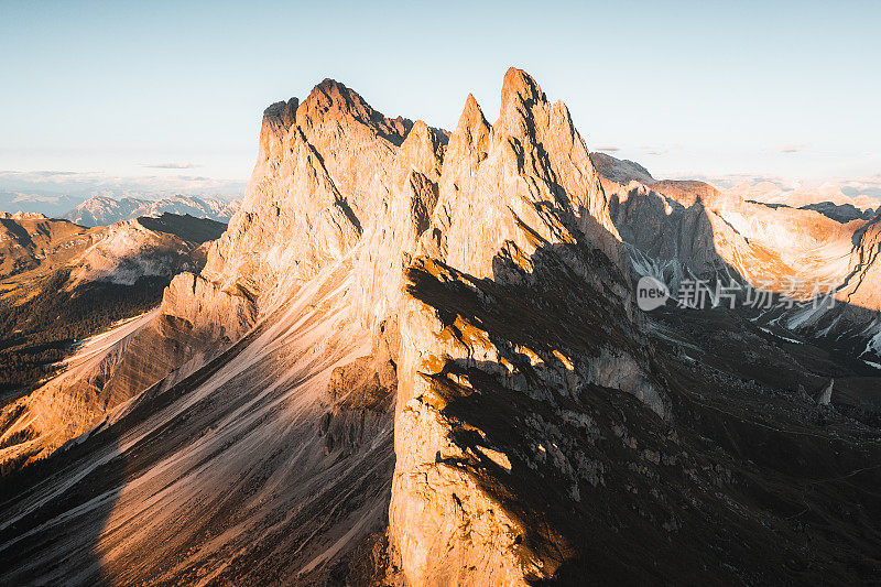 意大利Dolomites的Seceda Ridgeline